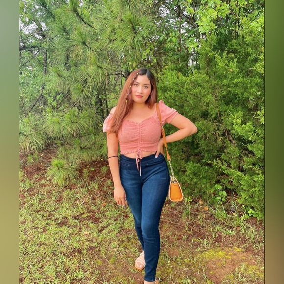 Like this post to be notified when I go live 💗💗 - Picture 2 of 9